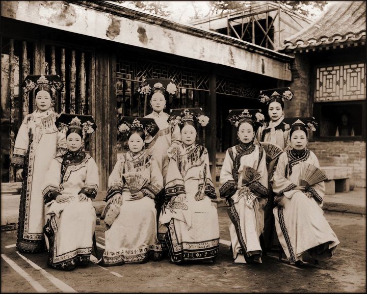 "Lust, Caution" (Se Jie): The Yellow Woman in Cheongsam