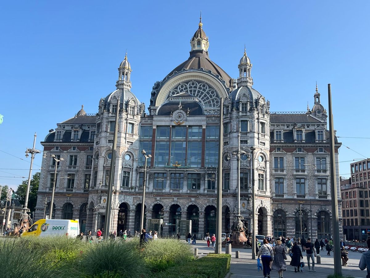 Antwerpen Shines