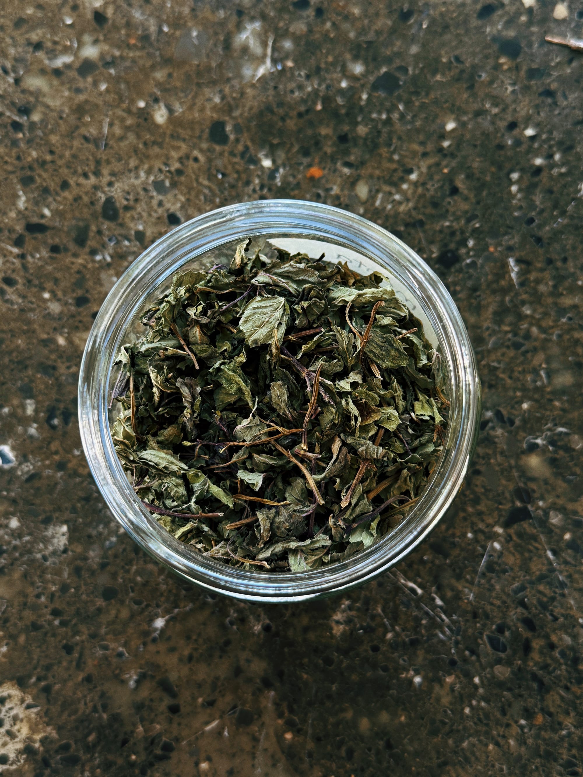 menta-seca-mai-dirty-hands-2.JPG