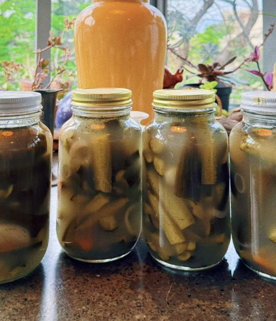 pepinillos-pickles-mai-dirty-hands.png