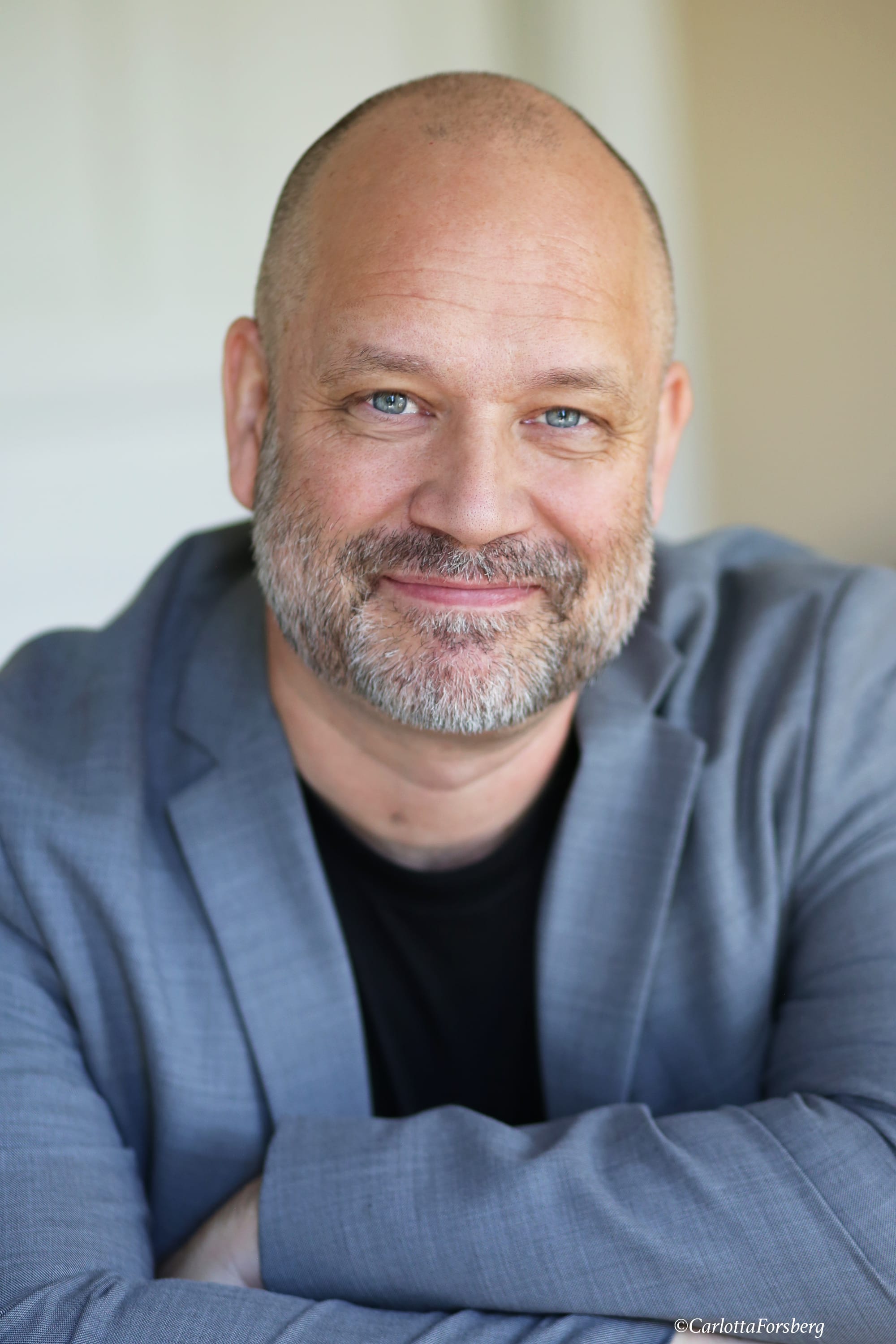 En bild på Stefan Söderfjäll på Ett hum förlag