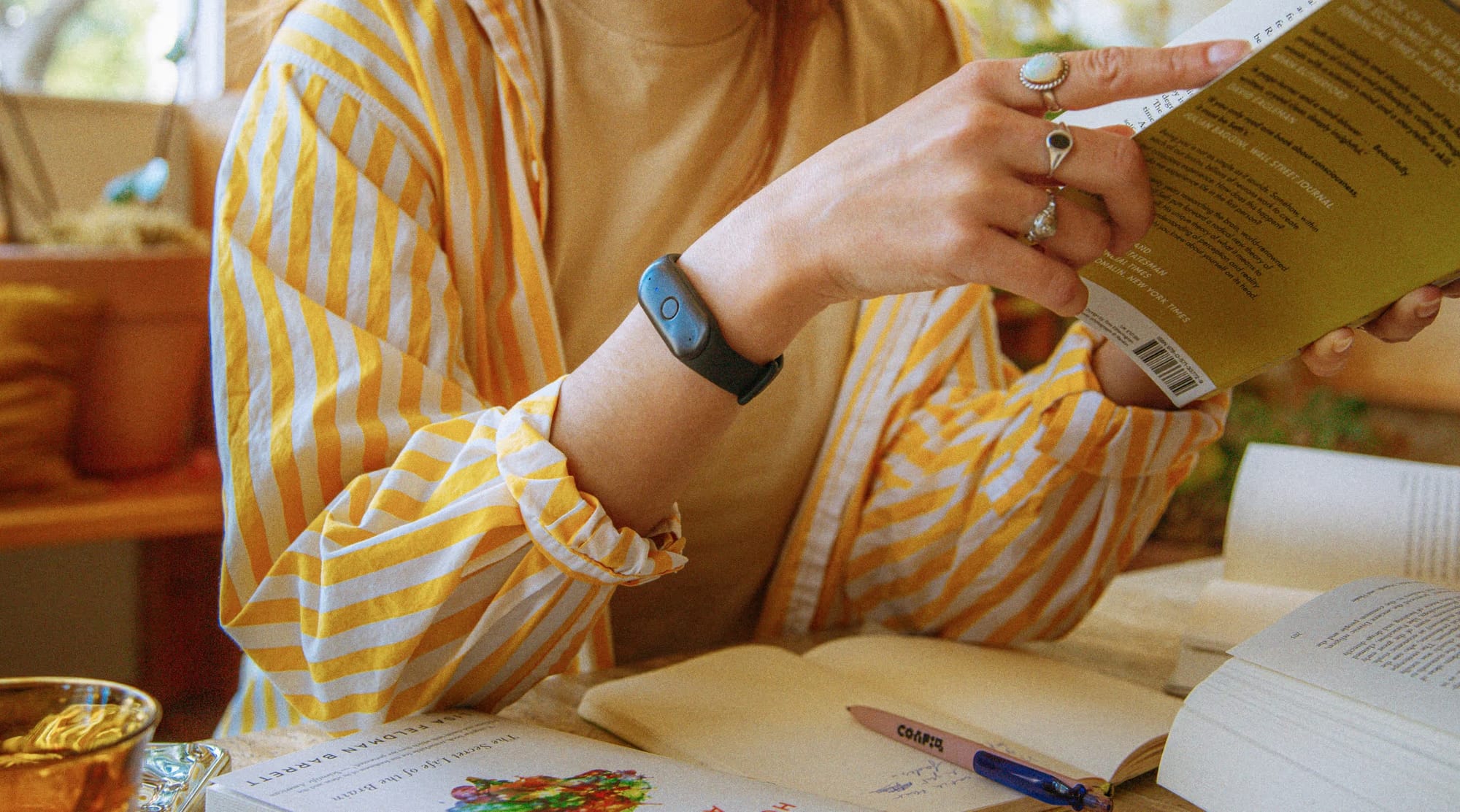 Bee AI Wearable - Your Meeting Assistant