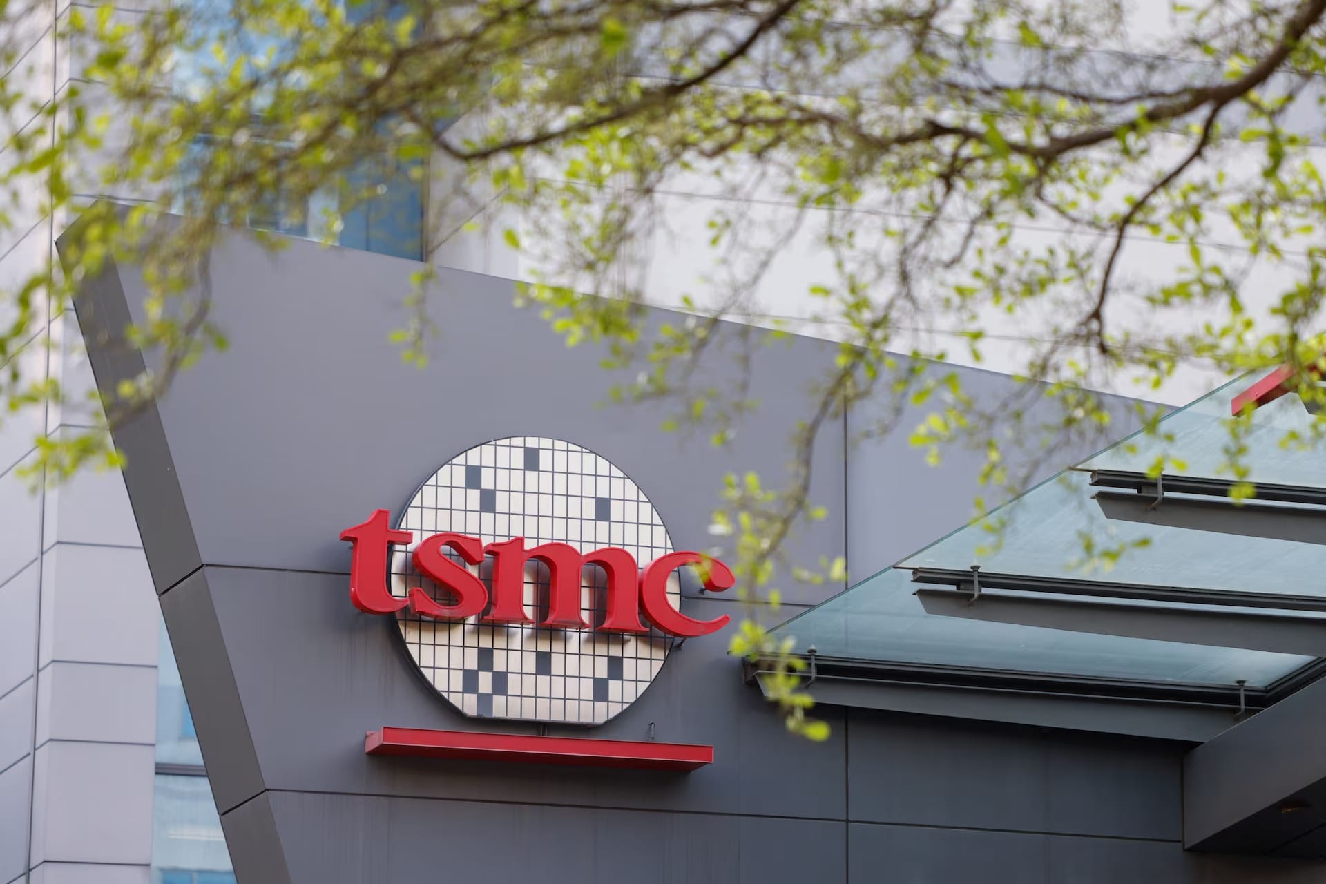 TSMC Reports Record Q1: +35% Revenue and Why This Is the Most Important Earnings Report for the Entire AI Market