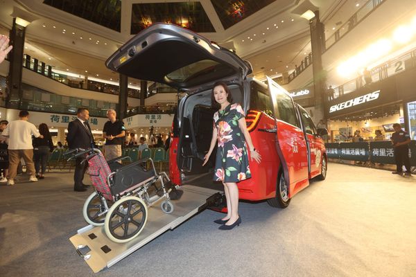 From Newsroom to Driver's Seat: How Doris Leung Built Hong Kong's First Wheelchair-Accessible Taxi Service
