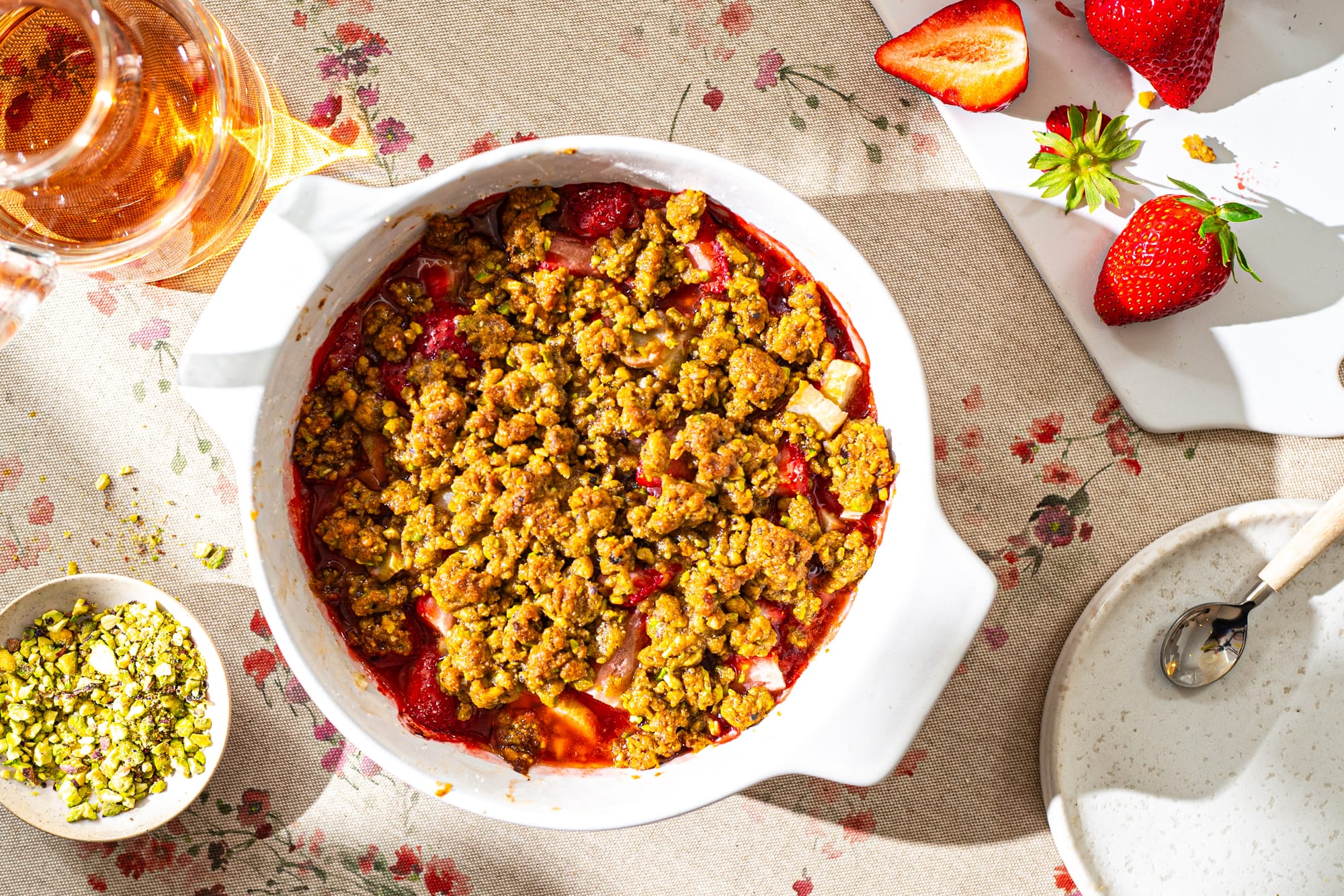 Jordbær- og rabarbra crumble, oppskrift, nykvist, blogg, dessert