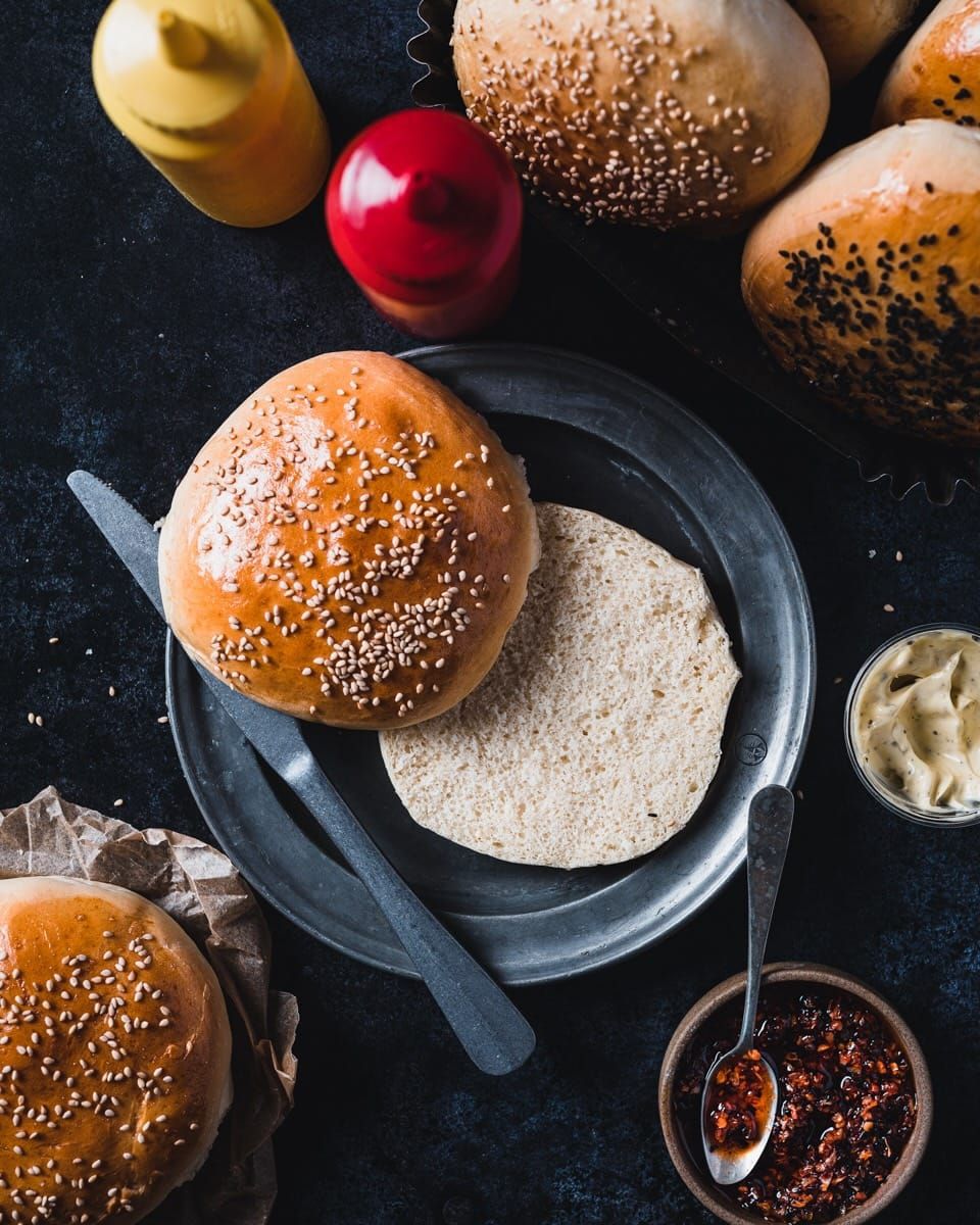 Hjemmelagde hamburgerbrød