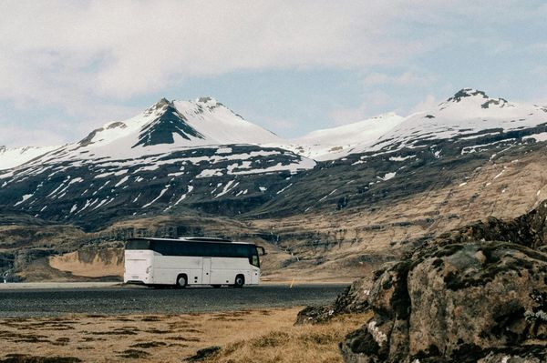 Teitur Jónasson með 443 milljóna hagnað – stækkar í ferðaþjónustu og hópaakstri