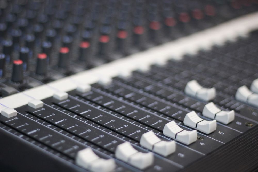 How to send audio from one application to another