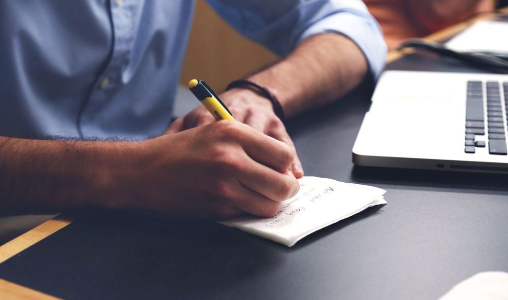 Standard Notes Review. Free cross-platform note taking app