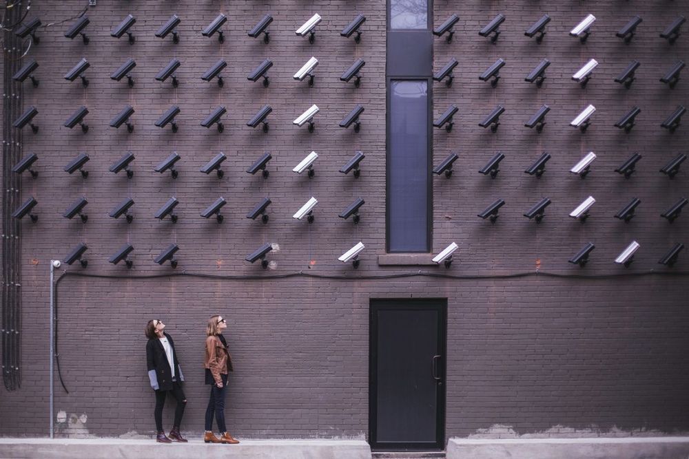 How to find out what trackers and permissions Android application uses