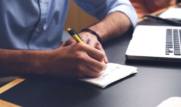 Standard Notes Review. Free cross-platform note taking app