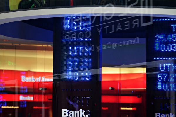 Как избежать рисков при торговле на бирже