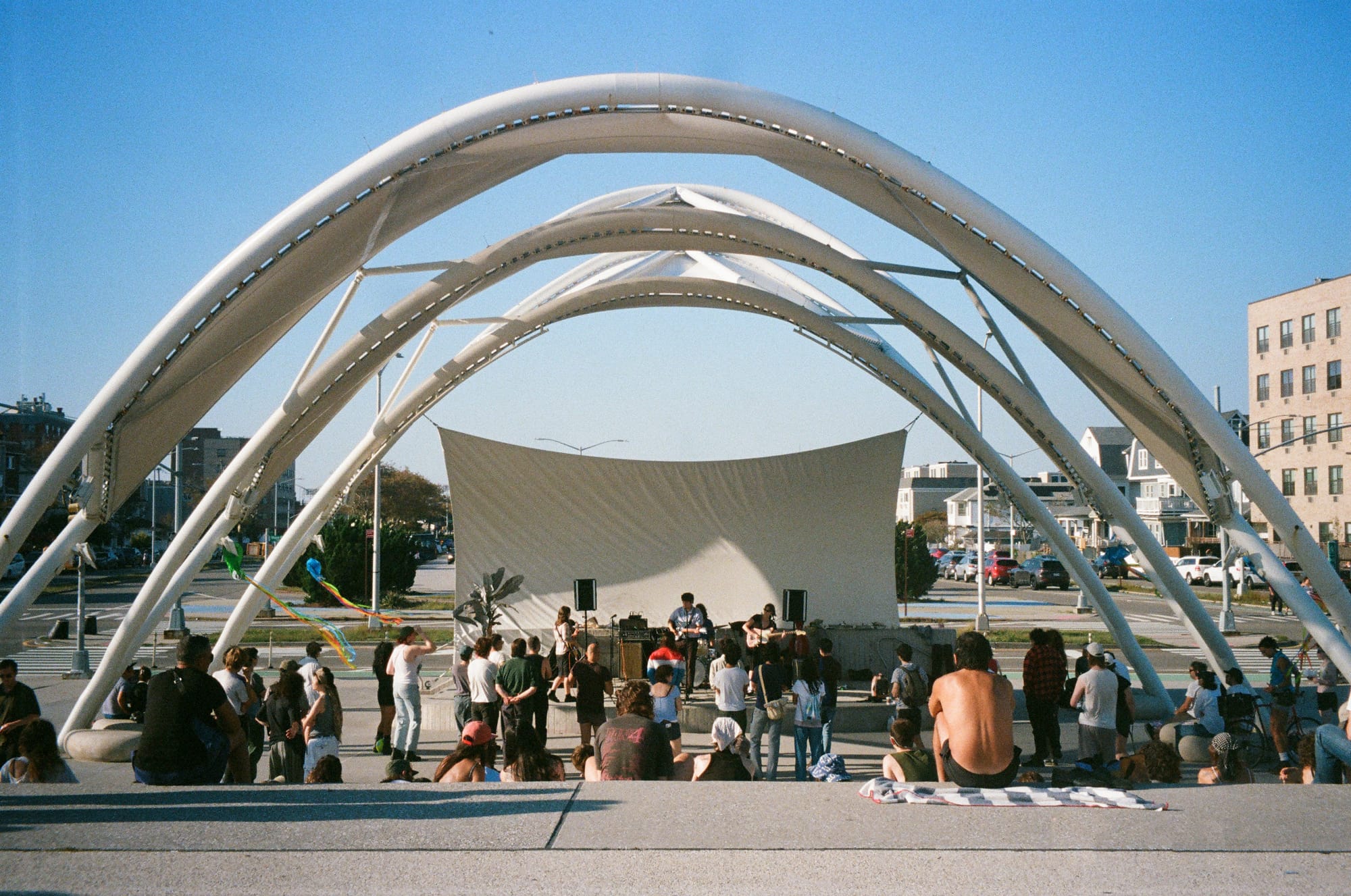 Bread & Roses 2025 at the Rockaway Beach Amphitheater; all photos by Kate Vitali