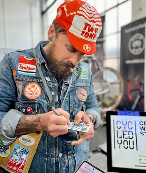 ╭─ ೄྀ࿐ ˊˎ- Nº264 Spray It Your Way 🎨 👨‍🎨