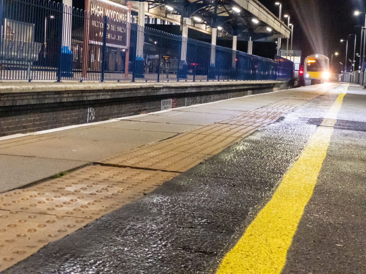 High Wycombe ဘူတာရုံက မမြင်ရတဲ့ နယ်နိမိတ်များ
