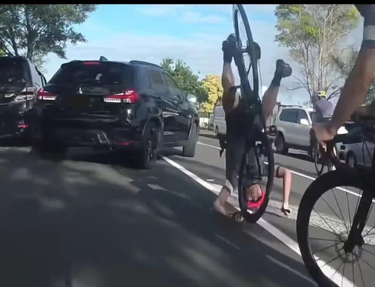 Entitled Road Maggot Invades Old Lady’s Privacy and Intimidates Her