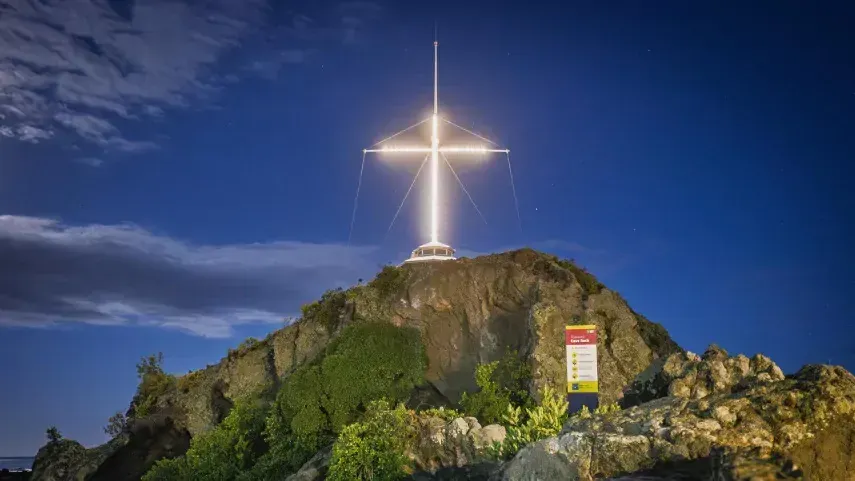 Public Support for Cave Rock Mast Lights