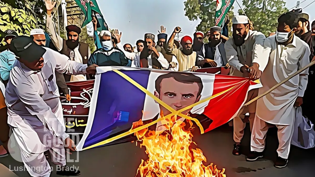 The Scimitar and the White Flag