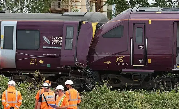 Why I Won’t Change My Profile Pic Over the Train Crash