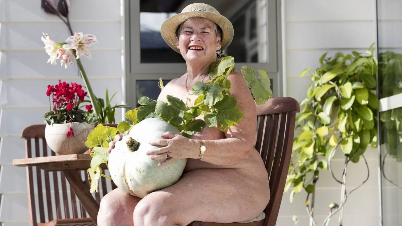 The Government’s BIG Backdown & NUDE Gardening!