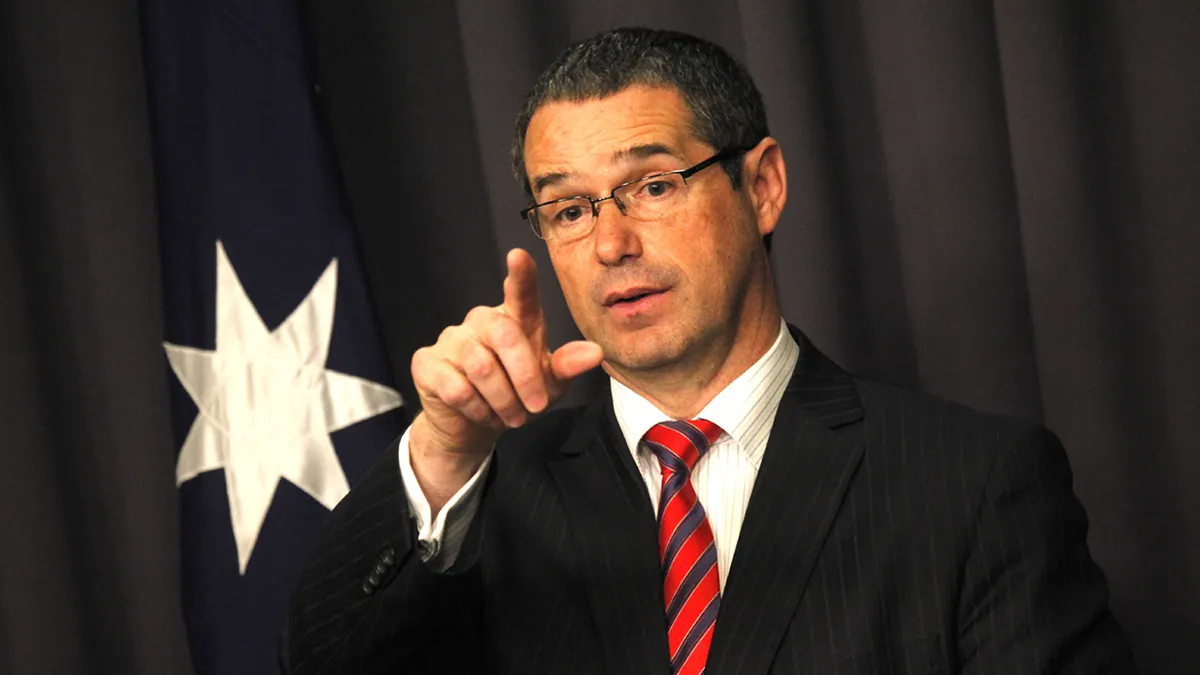 Never Kowtow to China, Warns Former Minister