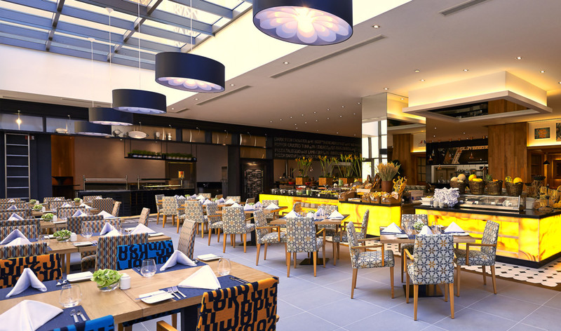 The_Talk_Restaurant_Movenpick_Dubai_Ramadan_800x
