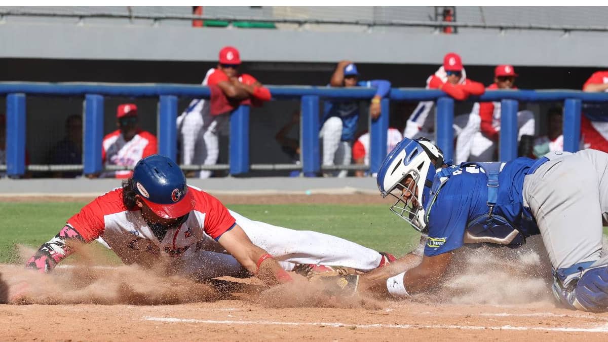 Cristian Rodríguez fue puesto out en el plato en el quinto inning. (Foto: Selección Nacional de Nicaragua)