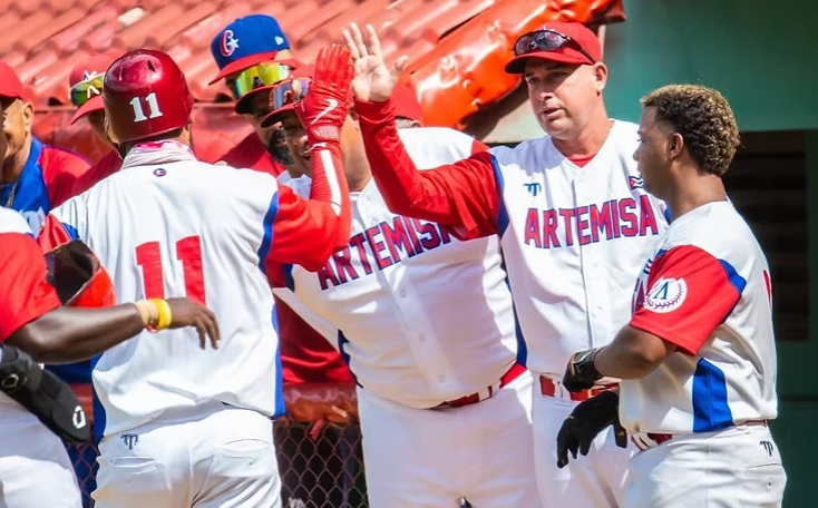 Los Cazadores de Artemisa barrieron en casa a los Cachorros y clasificaron por primera vez a Semifinales en Series Nacionales. (Foto: La Banda Yumurina.)