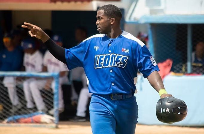 64 SNB | Industriales, a ½ juego de Holguín; Las Tunas superó a Matanzas; los Elefantes siguen imparables; más notas