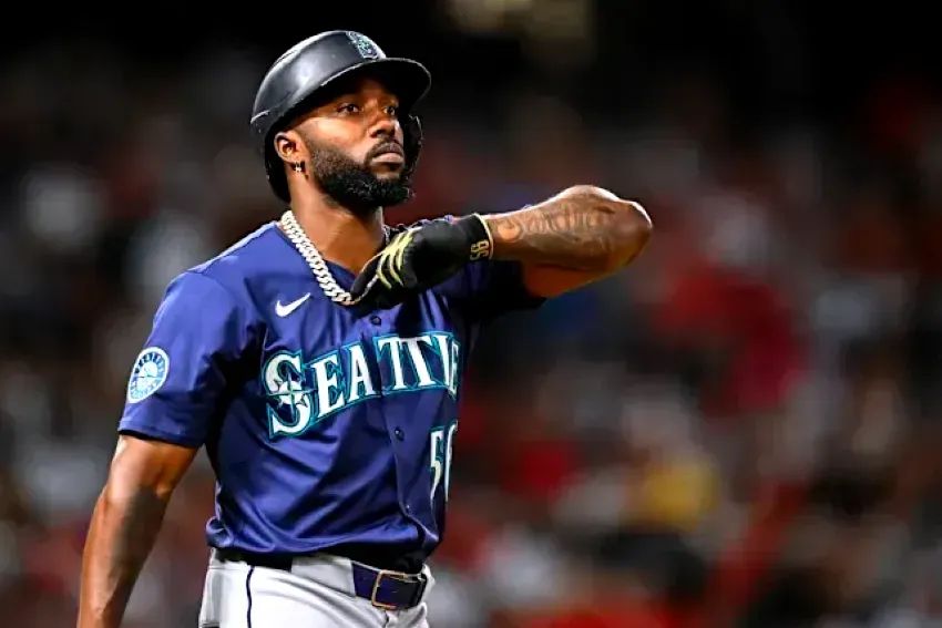 MLB 2026 | Arozarena con otros dos hits; Adolis remolca dos en triunfo; Yordan con un hit; Iglesias reanudó lanzamientos; Vargas tres veces en base; Luis Robert con rigidez en la espalda
