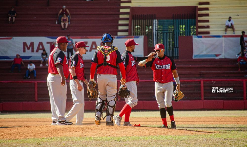 IV Liga Élite | Holguín rompió invicto de Matanzas; Industriales dominó a Las Tunas; el caos del pitcheo de Mayabeque