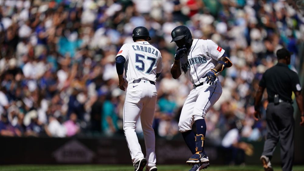 MLB 2026 | Arozarena con cuadrangular 14 en medio de rumores sobre posible traspaso; Chapman alcanza 27 salvamentos; Yordan tres veces en base el sábado; Morales de vuelta a AAA; Yandy con juego multi hit; Morejón y Mederos con salidas en blanco