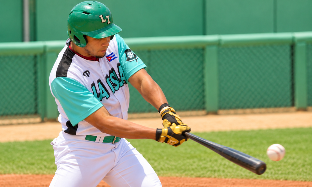 Cazadores golpearon temprano en primer juego; Piratas terminan dejándolos al campo en el segundo