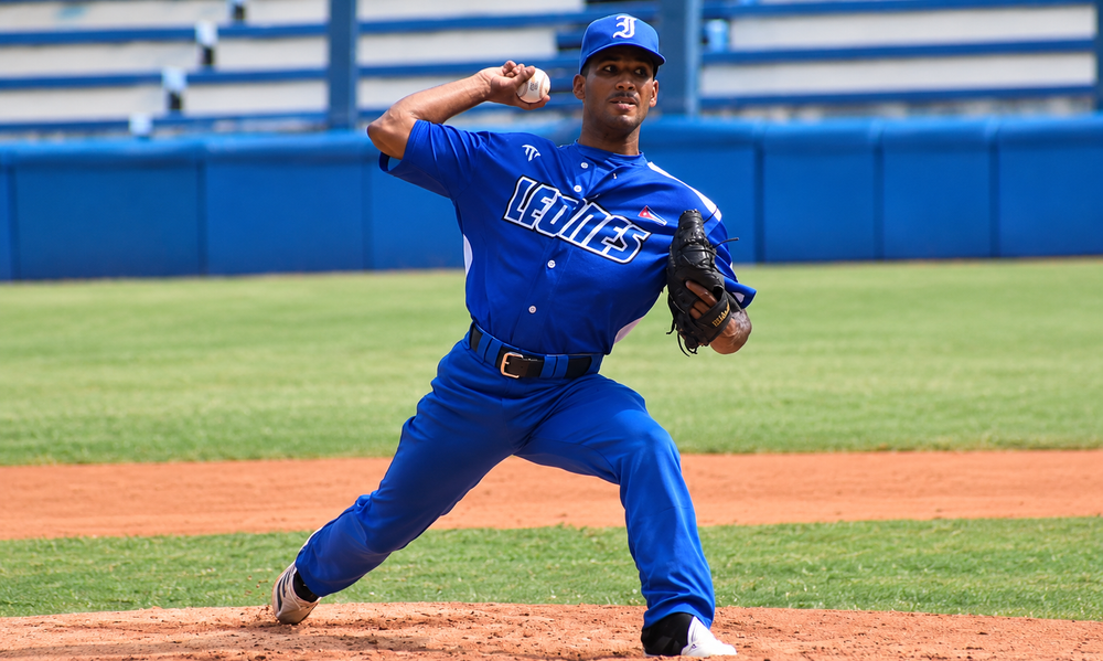 Industriales se lleva doble victoria ante Pinar del Río con gran trabajo de sus lanzadores