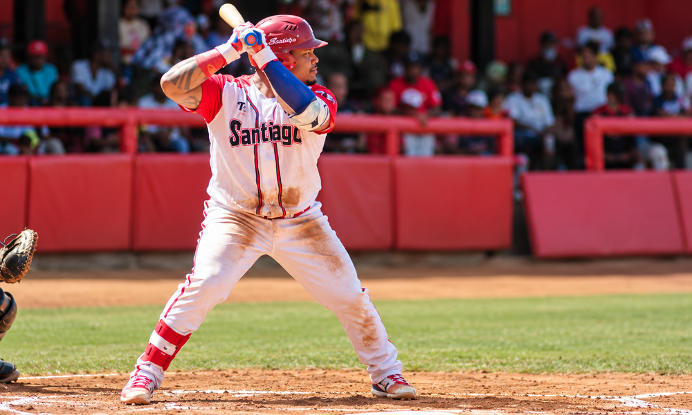 Indómitos dejan al campo a los Cachorros en un dramático noveno inning
