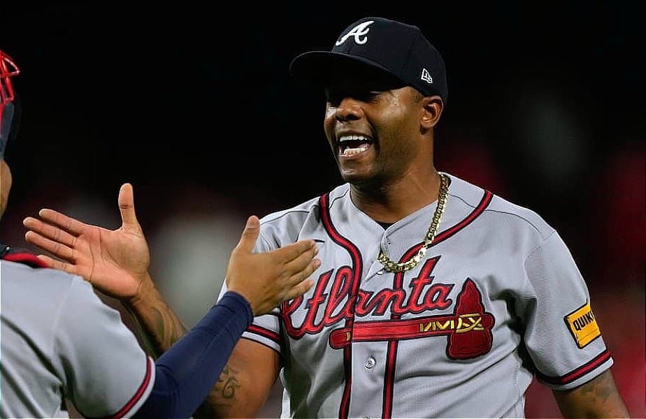 MLB 2026 | Iglesias llega a 30 salvamentos; Yandy con tres hits, Yordan con dos; Chapman registra salvamento 32; Vargas ya tiene 30 jonrones; Montes evita lesión pero tiene que abandonar juego; Morejón perfecto; Gurriel Jr. todavía ausente