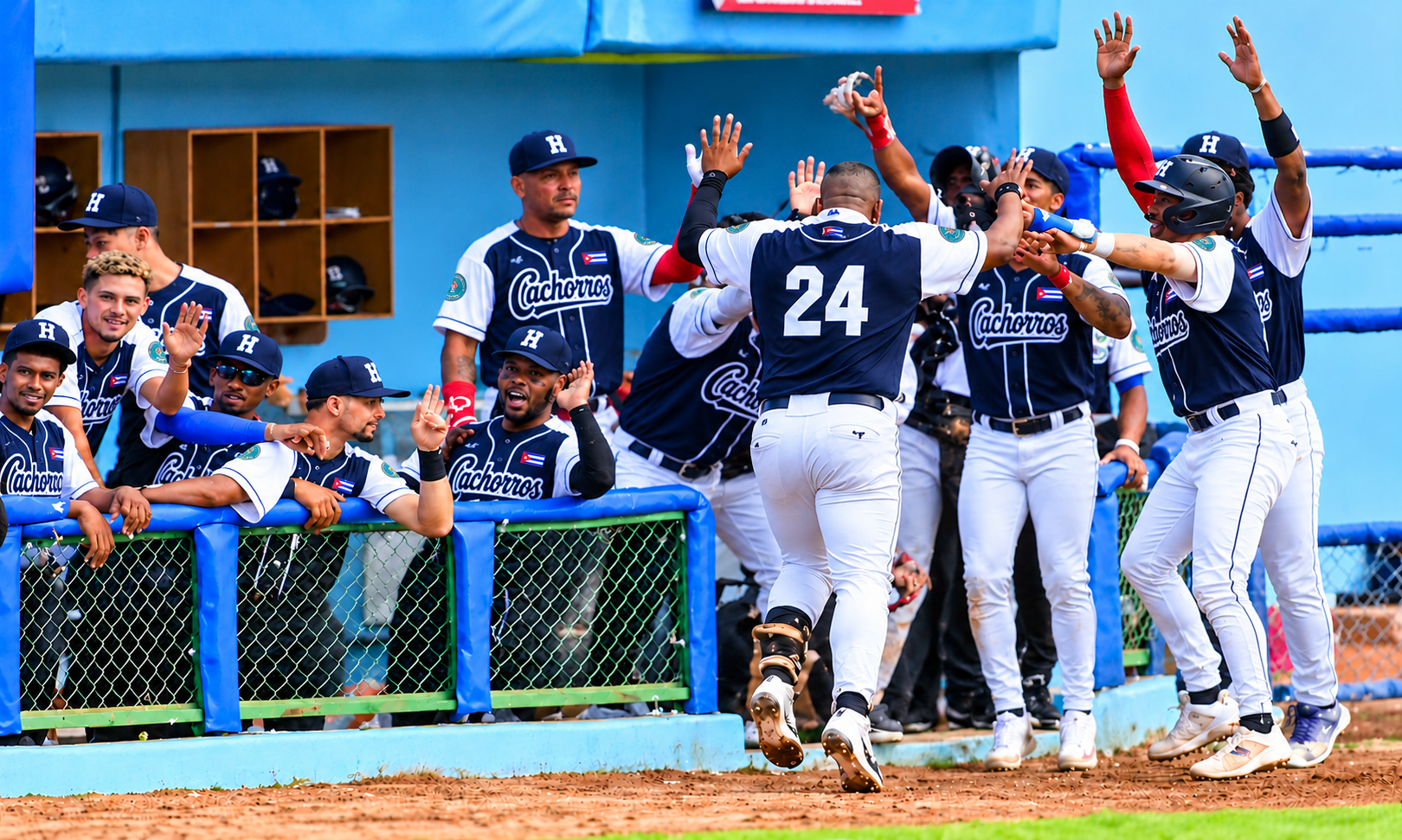 En doble jornada por choques suspendidos, Villa Clara repite nocaut ante campeón Matanzas, Holguín igualmente aplasta a Guantánamo