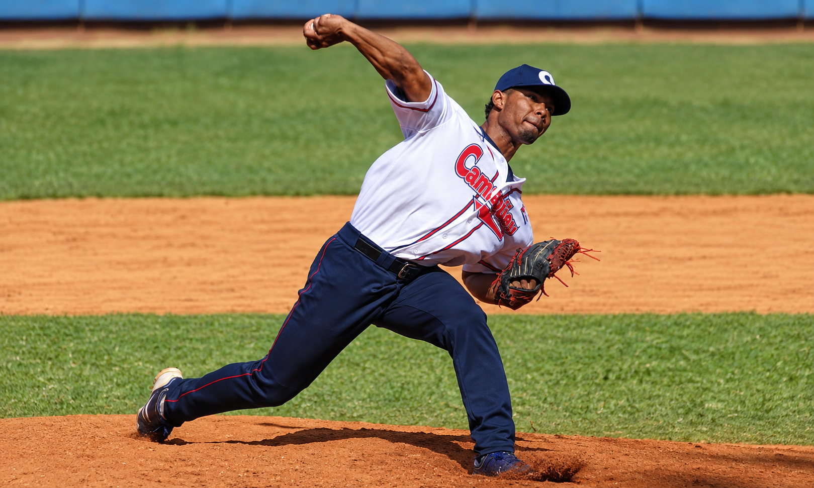 Sancti Spíritus y Camagüey dividen honores en doble jornada
