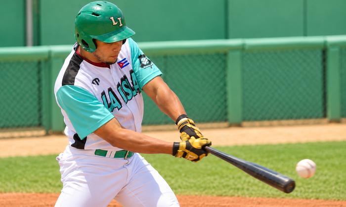 Cazadores golpearon temprano en primer juego; Piratas terminan dejándolos al campo en el segundo
