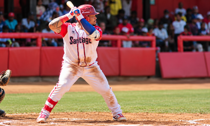 Indómitos dejan al campo a los Cachorros en un dramático noveno inning
