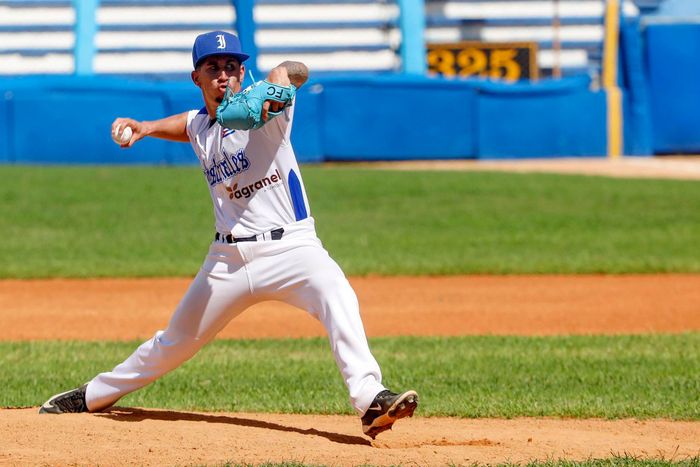Pinar remonta con nueve carreras, Industriales gana por nocaut y Santiago pierde el invicto en la 65 Serie Nacional