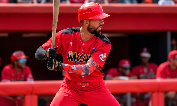 Huracanes y Elefantes dividen en doble jornada sabatina