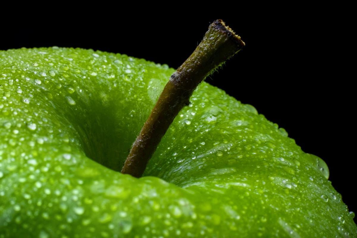 Imagine an apple