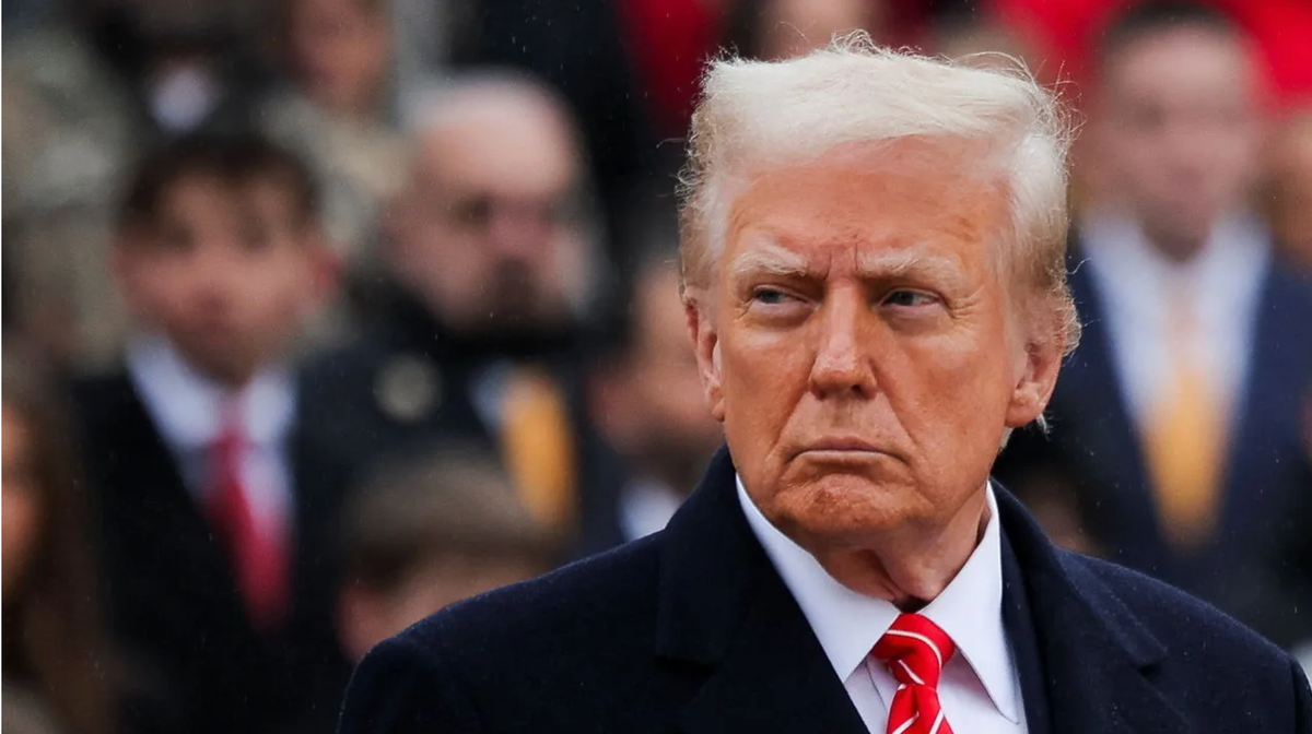 Trump sostiene en vilo al mundo: ¿autorizará el primer ataque directo de Estados Unidos contra el corazón nuclear de Irán?