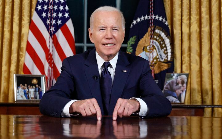 "Lo grandioso de Estados Unidos es que aquí, los reyes y dictadores no gobiernan," exclamó Biden.