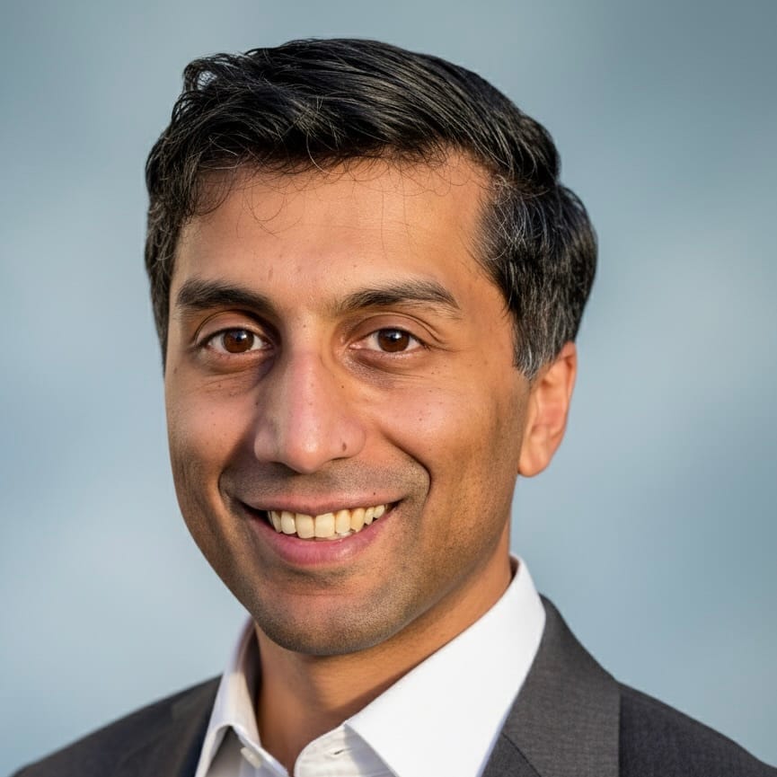 Aartik Sarma, MD MAS is an Assistant Professor of Medicine at the University of California, San Francisco, where he takes care of patients in the intensive care unit at UCSF Parnassus. He is an NIH-funded translational scientist who uses AI/ML and multiomic tools for computational precision medicine in the ICU.