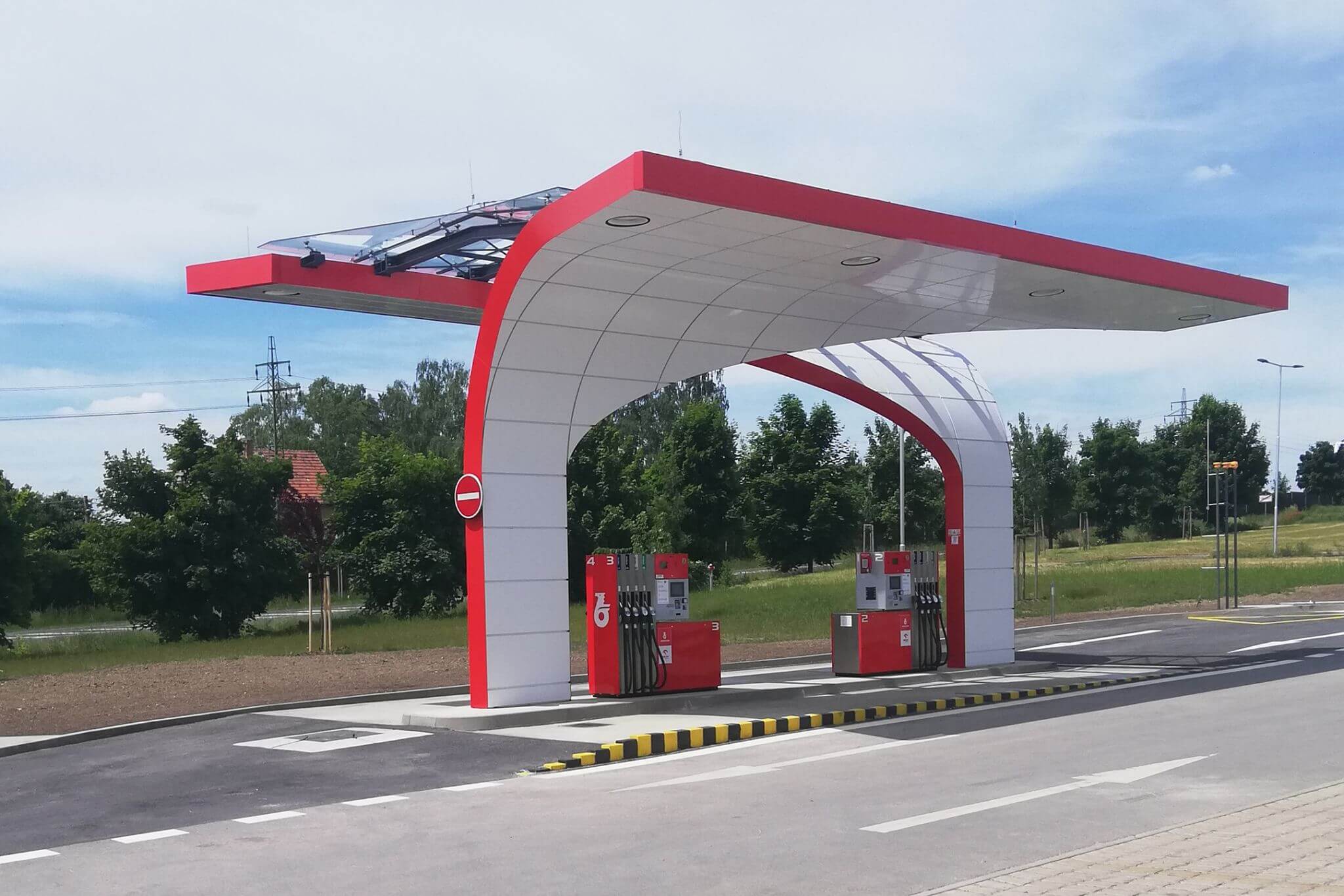 Оригинальный дизайн навес АЗС Benzina Orlen Чехия