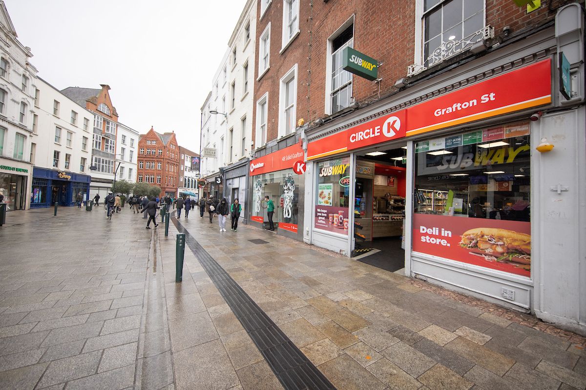 Магазина Circle K Ireland вне АЗС в центре Дублина