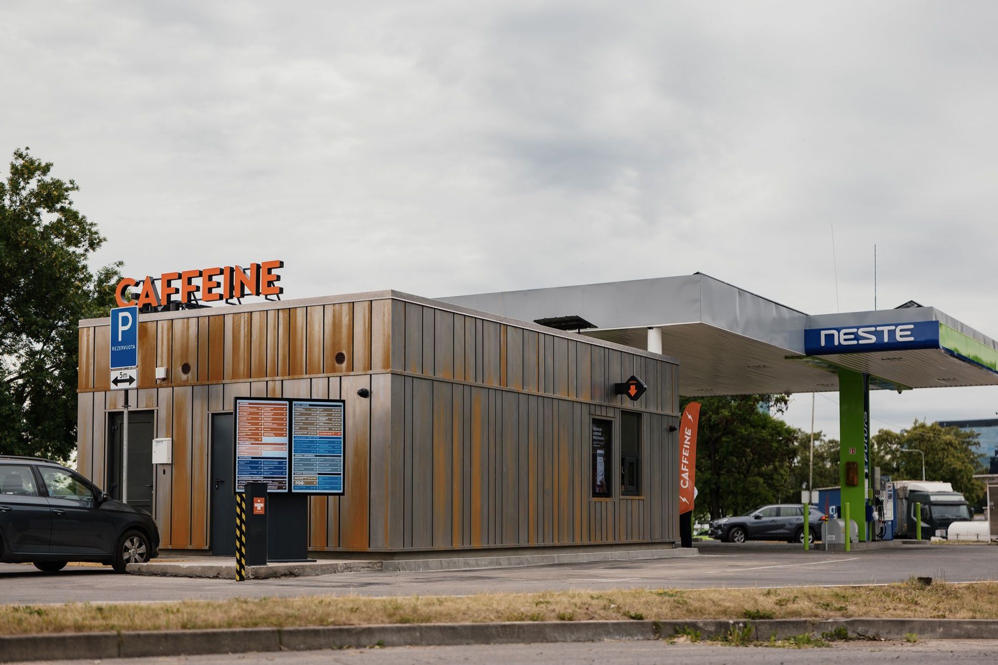 Сеть кофеен Caffeine открывает автокафе на АЗС Neste в Вильнюсе (Литва)