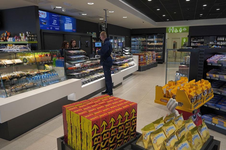 Покупателям на АЗС Petrol (Словения) доступен ассортимент из более чем 1400 товаров